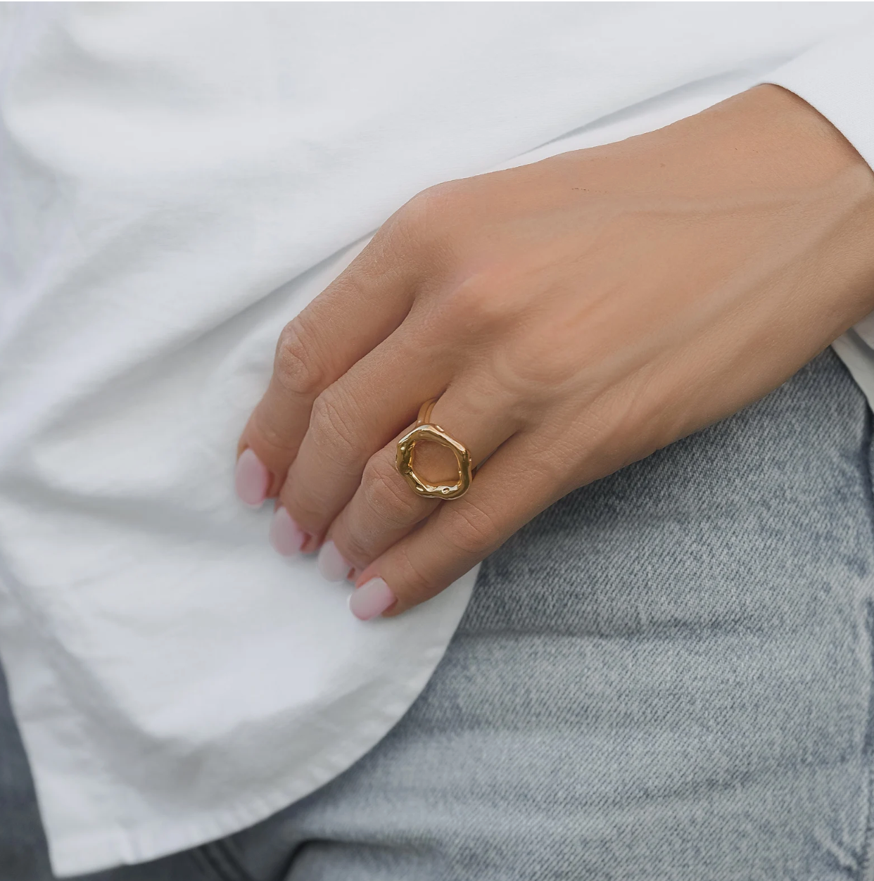 oval cut out gold ring