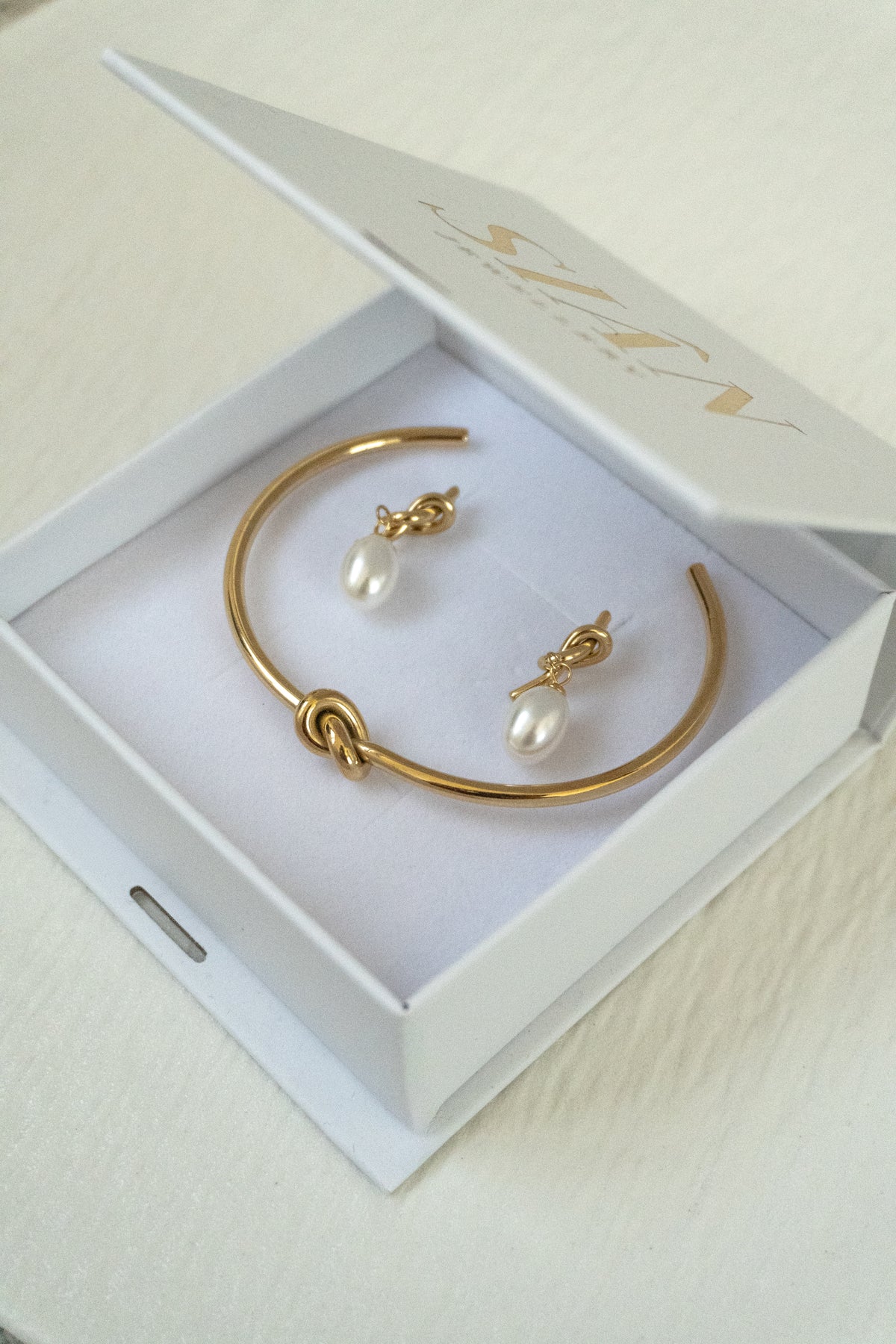 Elsie Pearl Knot Stud Earrings, 18k gold plated