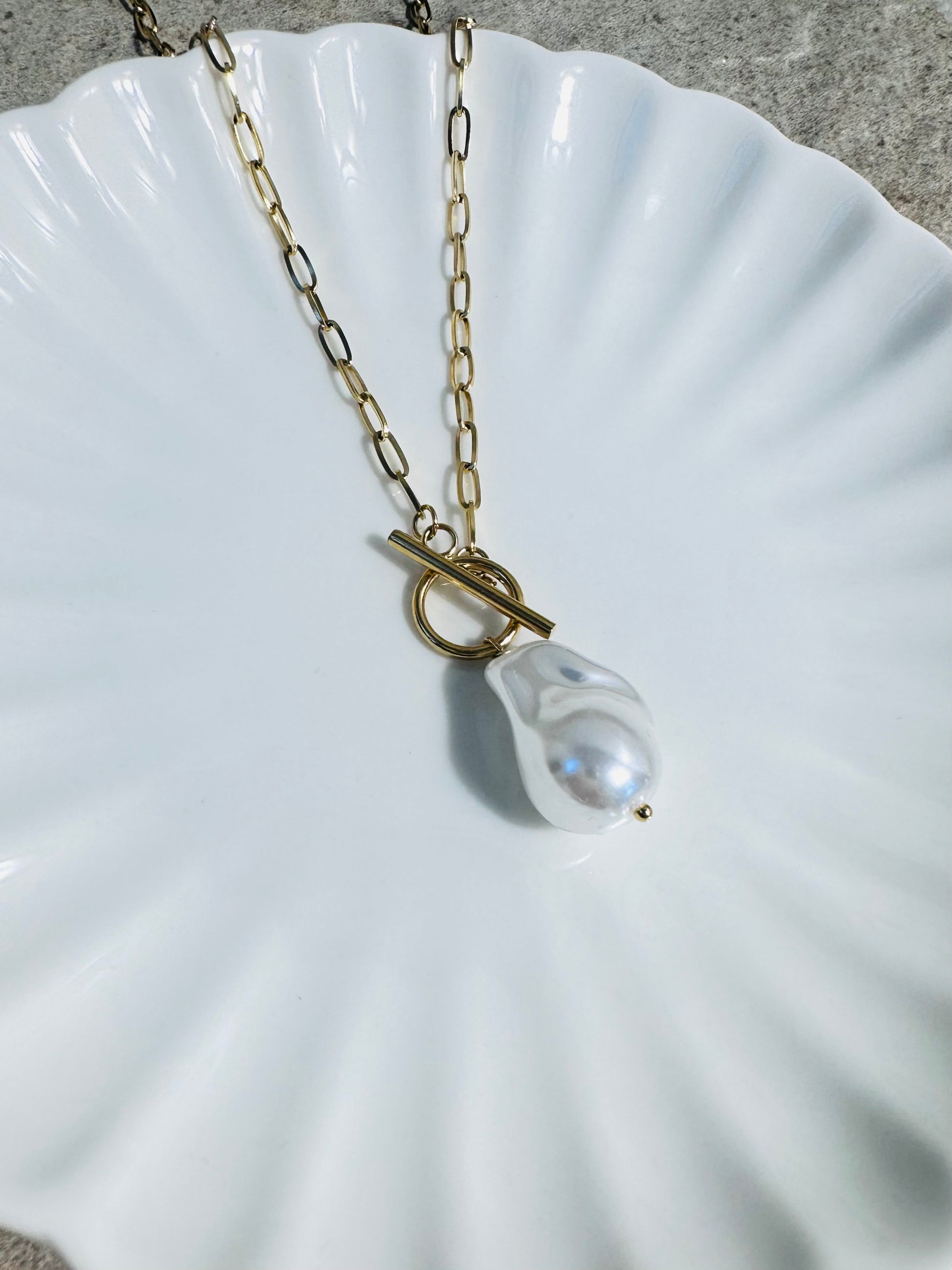 Fresh water pearl pendant t bar gold necklace