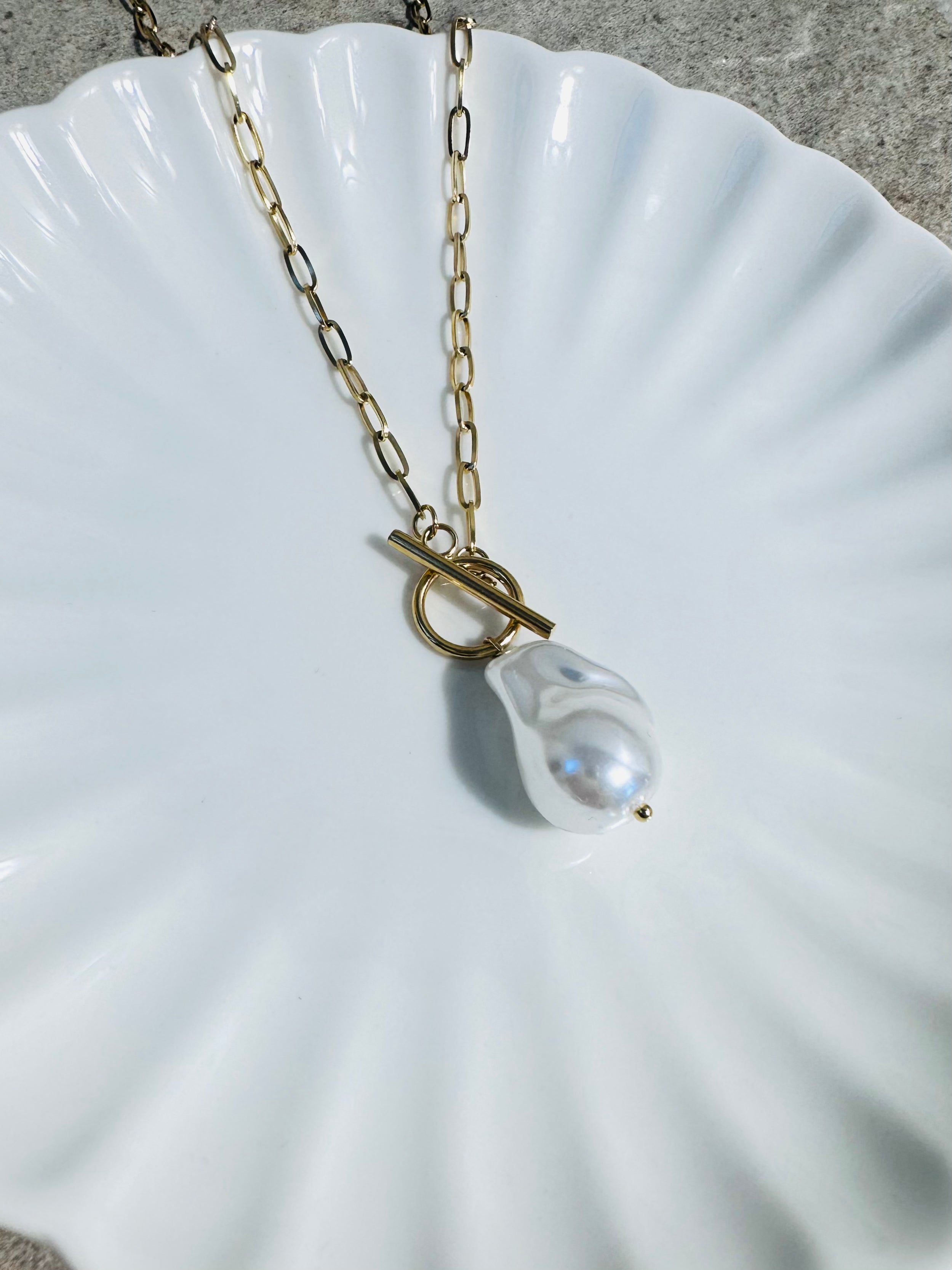 Fresh water pearl pendant t bar gold necklace