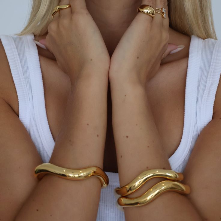 gold wavy open bangle 