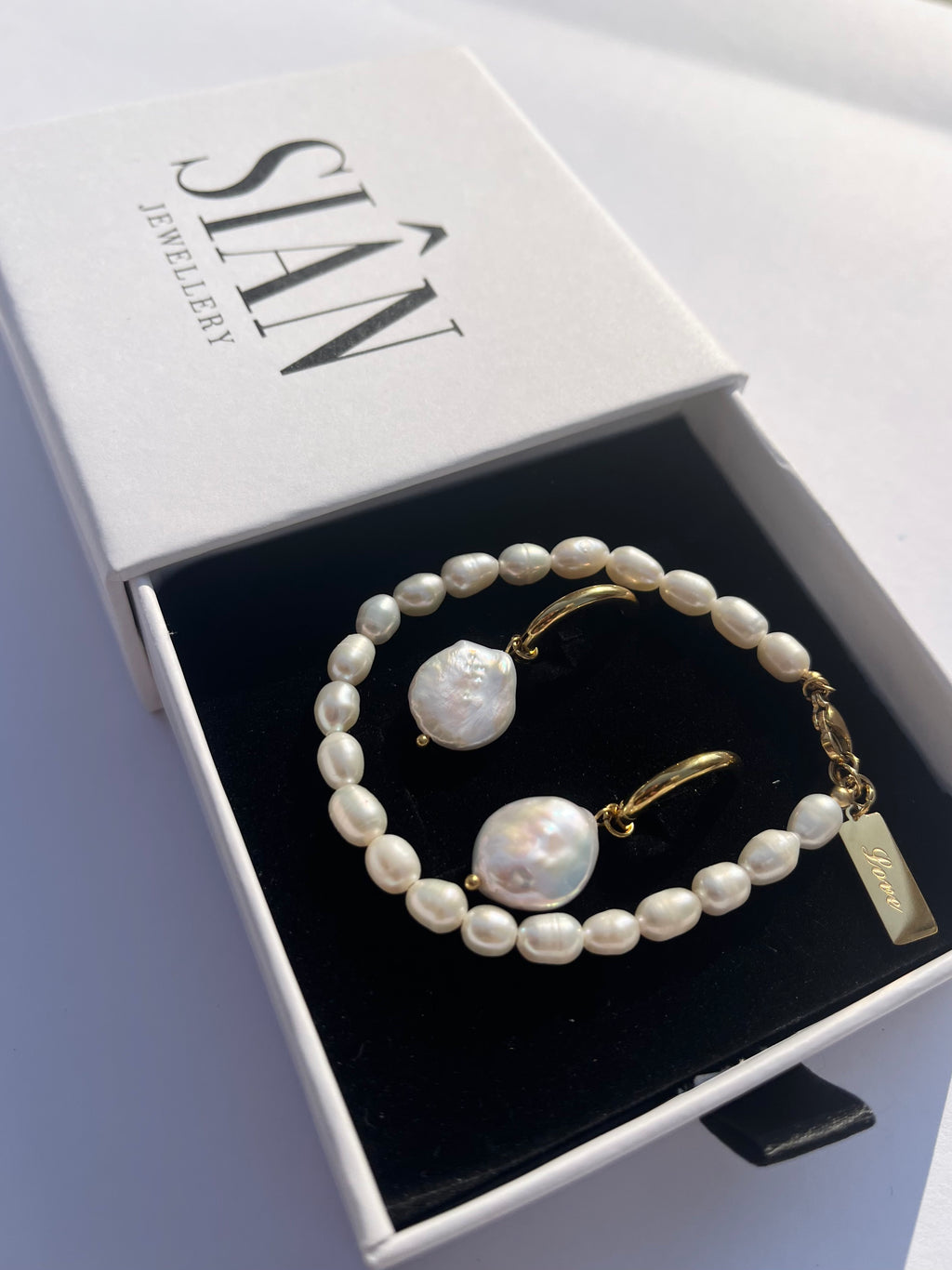 Real Freshwater Pearl Bridesmaid Gift set. Freshwater pearl earrings and pear bracelet.