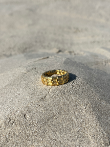 Chunky statement gold ring 